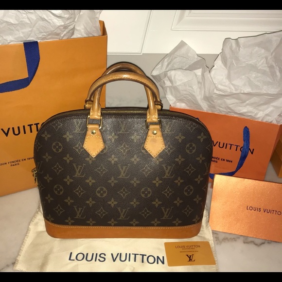 Louis Vuitton ALMA - Picture 2 of 13
